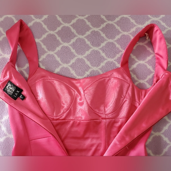 Barbie Pink Dress - Picture 4 of 10